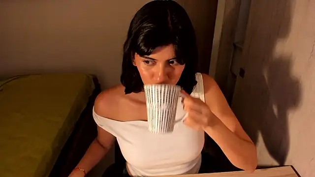 Snapshot of misstoya chatting on June 10, 1:07 am misstoya online show from June 10, 1:07 am