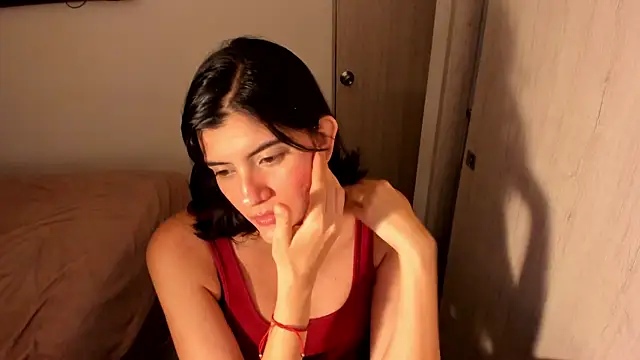 misstoya online show from May 20, 12:51 am