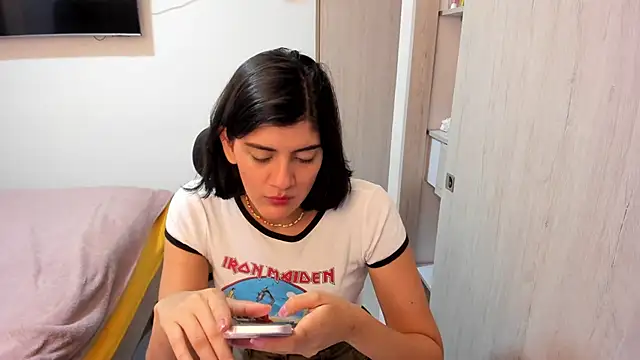 misstoya online show from March 20, 6:09 pm