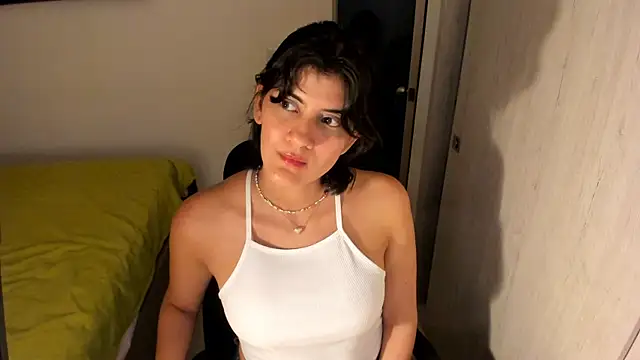 misstoya online show from May 5, 7:17 pm