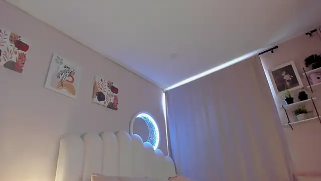 Snapshot of martinaaricci chatting on October 23, 2:05 pm martinaaricci online show from October 23, 2:05 pm