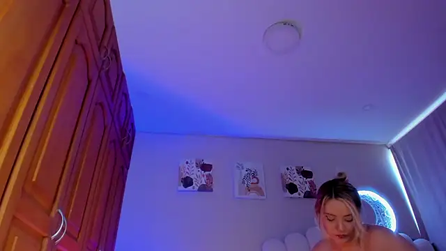 martinaaricci online show from January 14, 2:09 pm