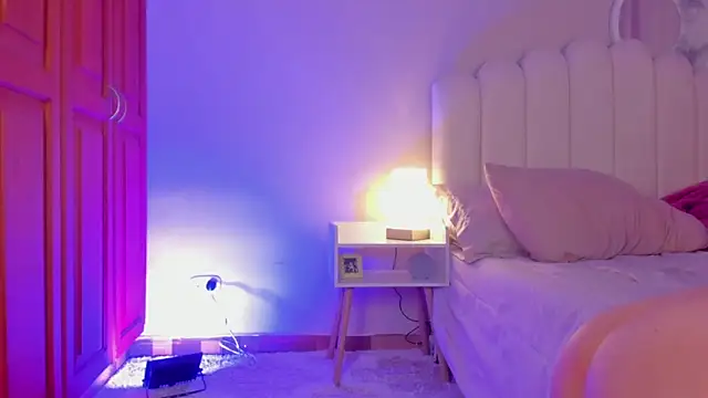 Snapshot of martinaaricci chatting on October 30, 12:58 pm martinaaricci online show from October 30, 12:58 pm