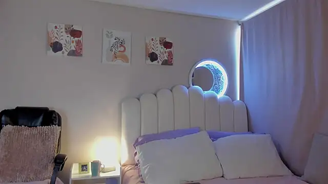 Snapshot of martinaaricci chatting on November 7, 1:59 pm martinaaricci online show from November 7, 1:59 pm