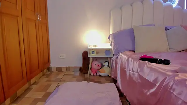 Snapshot of martinaaricci chatting on October 9, 9:37 pm martinaaricci online show from October 9, 9:37 pm