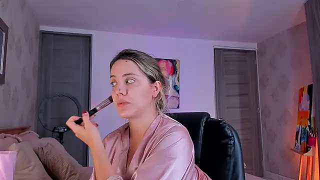 Snapshot of martinaaricci chatting on December 4, 3:26 pm martinaaricci online show from December 4, 3:26 pm