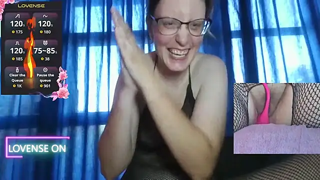 PernillaGirl online show from July 10, 5:57 pm
