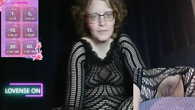 Snapshot of PernillaGirl chatting on November 30, 7:03 pm PernillaGirl online show from November 30, 7:03 pm