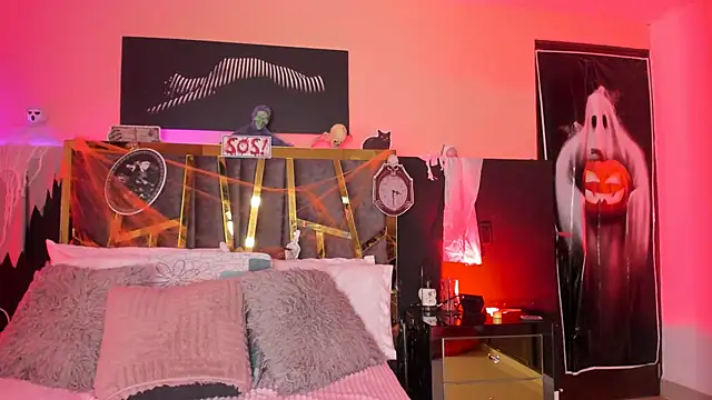 ChloeConnorr online show from October 31, 4:20 am