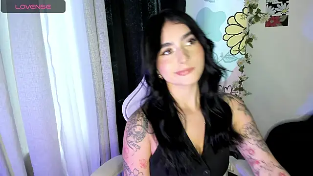 Snapshot of pamela__mar chatting on December 18, 9:29 pm pamela mar online show from December 18, 9:29 pm