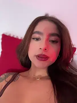 Snapshot of pamela__mar chatting on February 5, 7:43 pm pamela mar online show from February 5, 7:43 pm