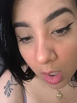 Snapshot of bigboobsrose1 chatting on June 8, 12:06 pm bigboobsrose1 online show from June 8, 12:06 pm