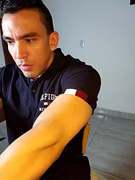 Snapshot of jhay-crux chatting on February 8, 11:41 am jhay-crux online show from February 8, 11:41 am