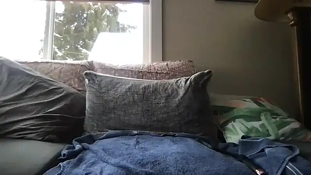 cliveokanagan24 online show from December 2, 7:59 pm