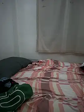 Snapshot of culitotragon24 chatting on February 12, 4:23 am culitotragon24 online show from February 12, 4:23 am