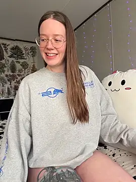 Sweetdee222x online show from February 4, 11:22 pm