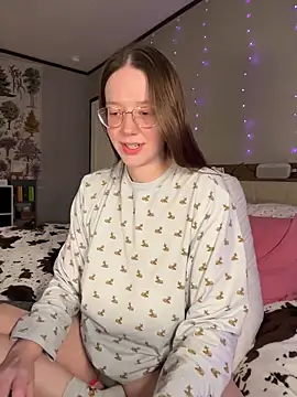 Snapshot of Sweetdee222x chatting on November 10, 11:21 pm Sweetdee222x online show from November 10, 11:21 pm