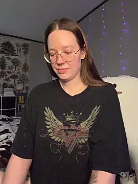 Sweetdee222x online show from February 13, 11:27 pm