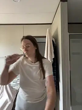 Snapshot of Sweetdee222x chatting on November 29, 3:45 pm Sweetdee222x online show from November 29, 3:45 pm