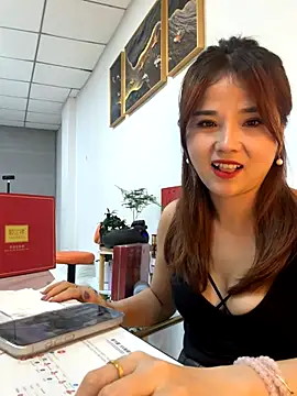 Snapshot of Efangfang chatting on October 30, 12:58 pm Efangfang online show from October 30, 12:58 pm