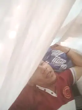 Snapshot of leyel00155 chatting on November 7, 12:31 pm leyel00155 online show from November 7, 12:31 pm