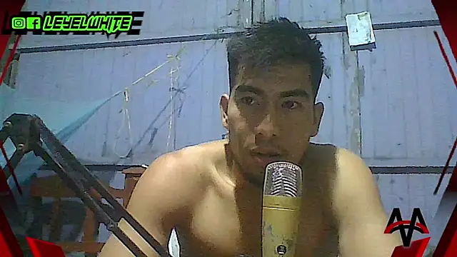 Snapshot of leyel00155 chatting on October 10, 5:19 am leyel00155 online show from October 10, 5:19 am