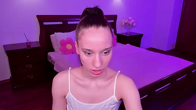 StaceySunny online show from April 12, 5:05 pm