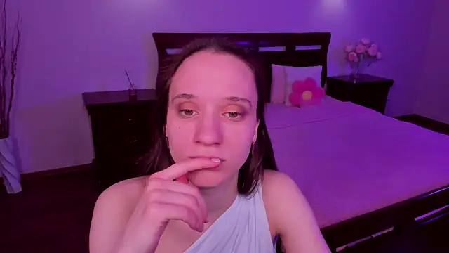 StaceySunny online show from April 9, 5:08 pm