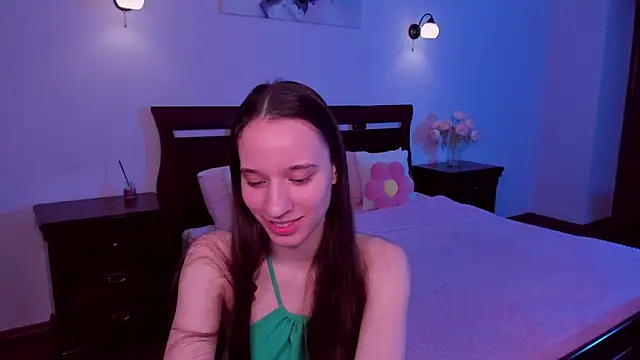 StaceySunny online show from April 3, 5:30 pm