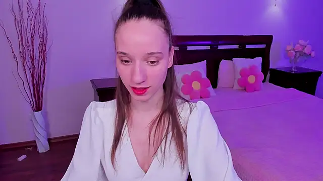 StaceySunny online show from March 6, 6:14 pm