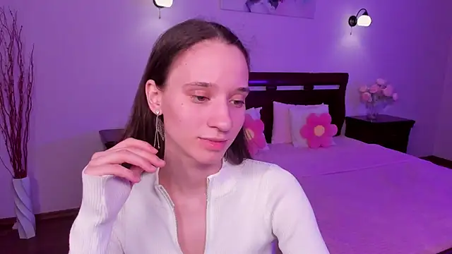 StaceySunny online show from March 26, 5:33 pm