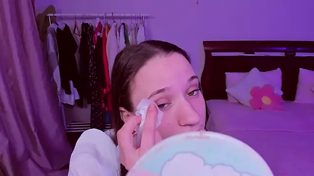 StaceySunny online show from February 10, 5:12 pm