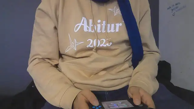 HornyBoy  2004 online show from December 17, 7:46 am