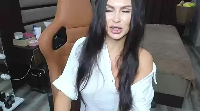 KimDavisBaby online show from March 15, 2:01 pm