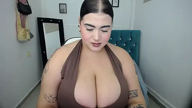 Snapshot of MadinsonCopper chatting on September 18, 12:57 am MadinsonCopper online show from September 18, 12:57 am