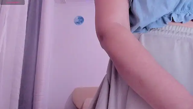 Miss Mia 5 online show from February 9, 8:02 pm