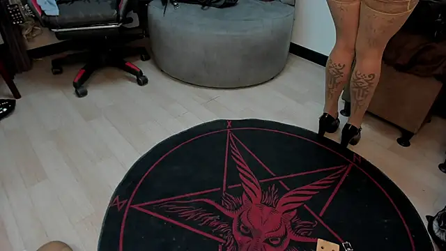 selene red  online show from March 27, 8:26 am