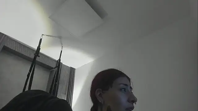 Snapshot of selene_red_ chatting on January 9, 1:51 pm selene red online show from January 9, 1:51 pm