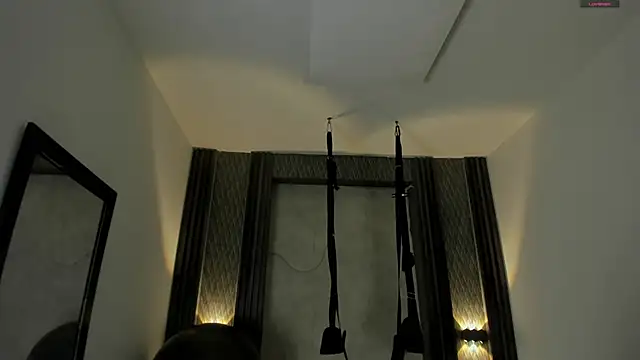 selene red  online show from October 7, 1:45 pm