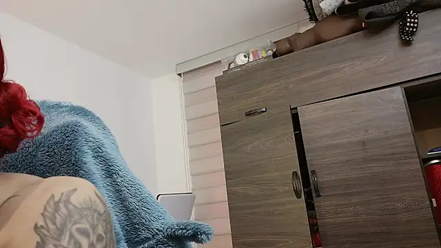 Snapshot of selene_red_ chatting on July 21, 2:18 pm selene red online show from July 21, 2:18 pm
