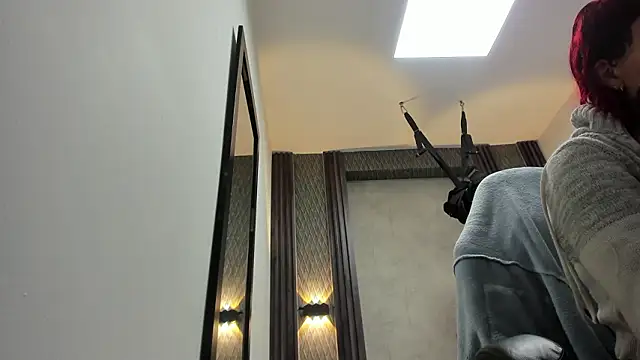 Snapshot of selene_red_ chatting on February 24, 12:22 am selene red online show from February 24, 12:22 am