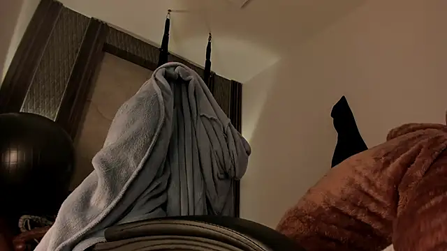 selene red  online show from October 10, 2:40 pm