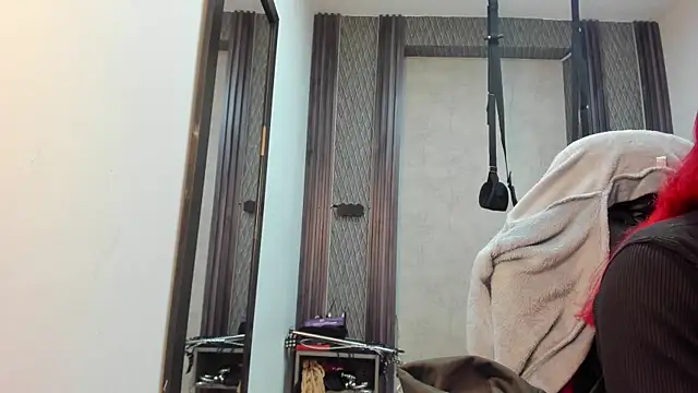 selene red  online show from May 15, 1:14 am