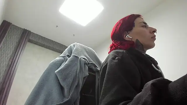 selene red  online show from April 14, 1:32 am