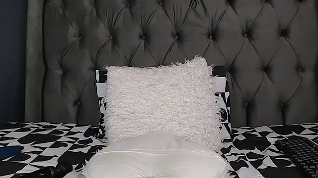 Snapshot of LOYAL_SASHA chatting on January 15, 6:00 pm LOYAL SASHA online show from January 15, 6:00 pm