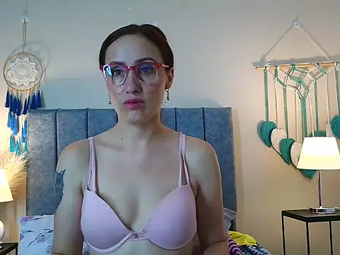 IberianMoonMK online show from February 10, 11:20 am