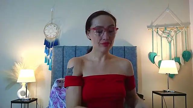 IberianMoonMK online show from February 12, 5:34 pm