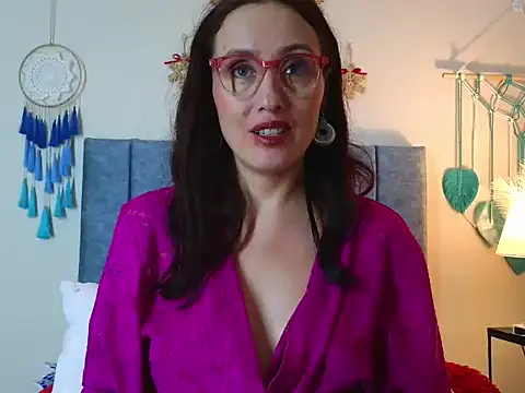 IberianMoonMK online show from December 13, 8:04 pm