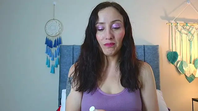 IberianMoonMK online show from November 15, 6:34 pm