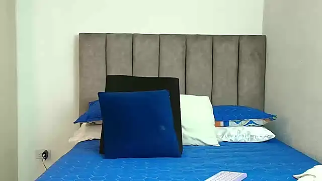 karina lewis  online show from October 29, 4:00 am